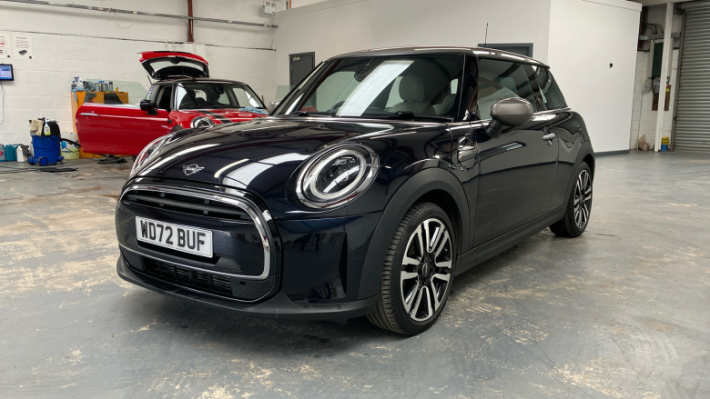 MINI Hatchback 1.5 Cooper Exclusive 3dr Auto Petrol Hatchback